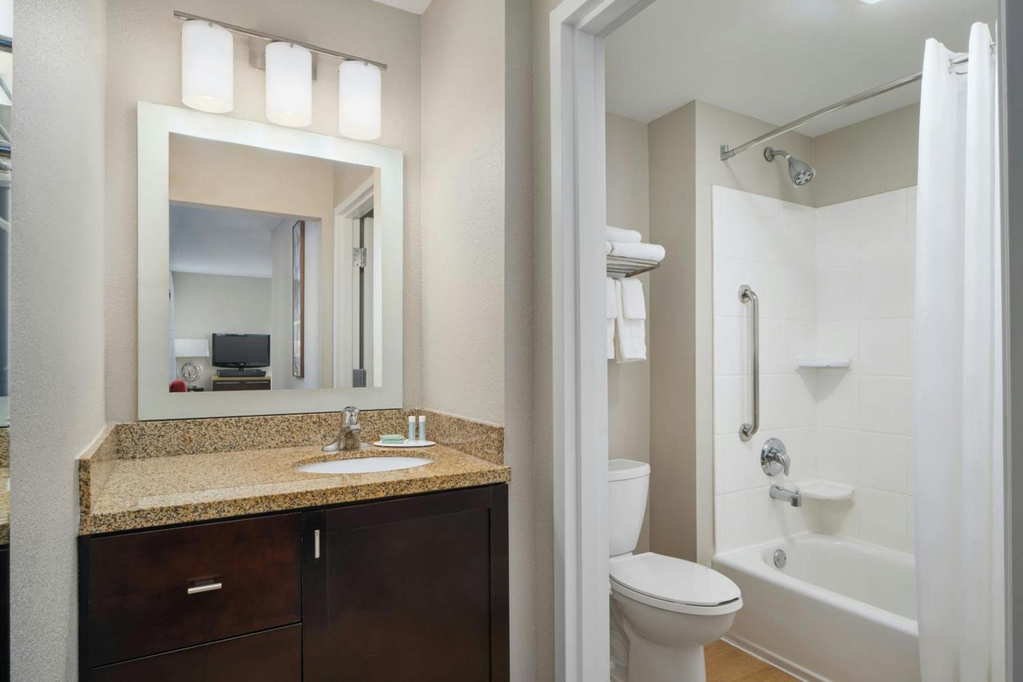 Towneplace Suites By Marriott Scranton Wilkes-Barre Moosic Exterior foto