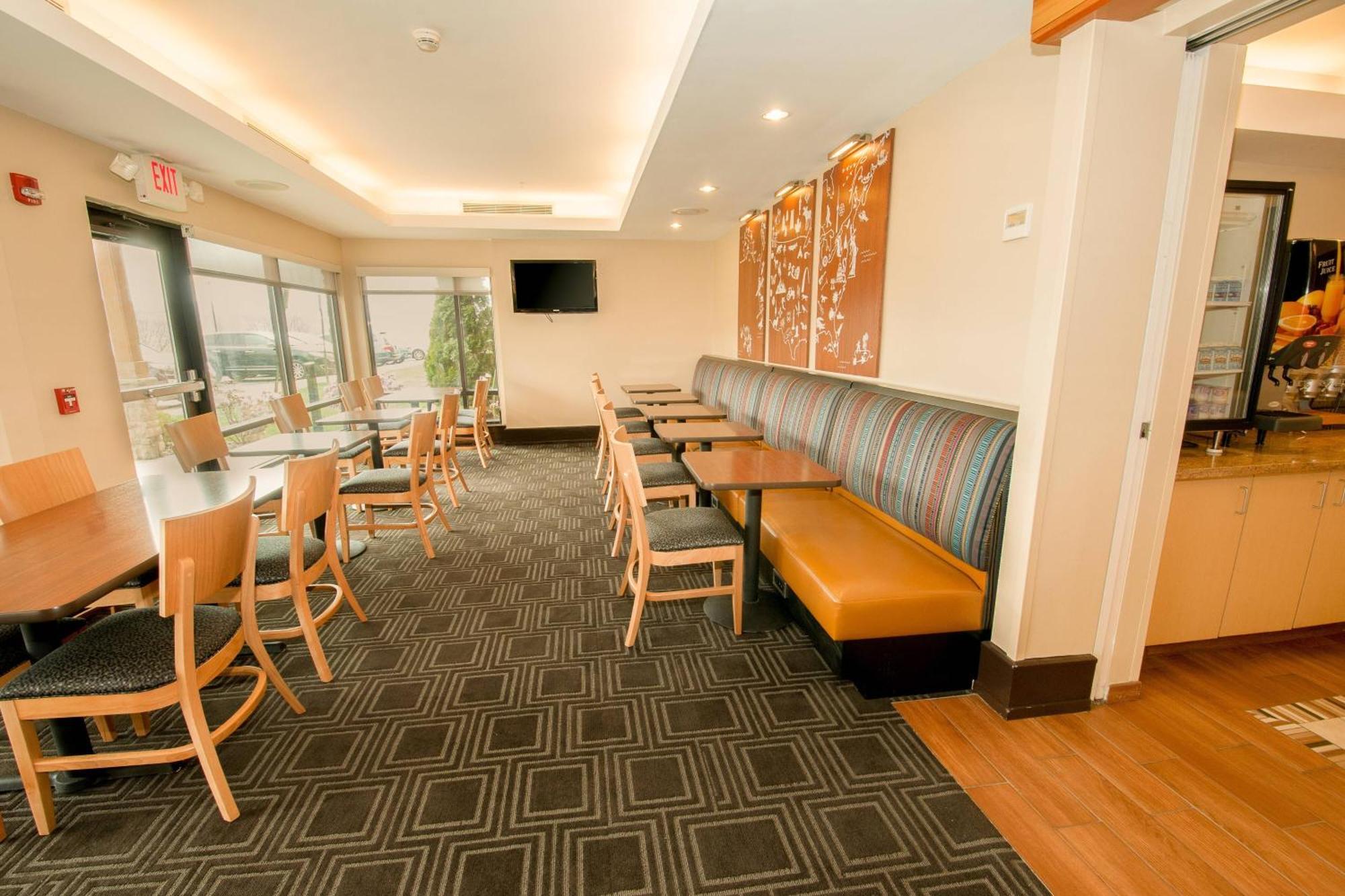 Towneplace Suites By Marriott Scranton Wilkes-Barre Moosic Exterior foto